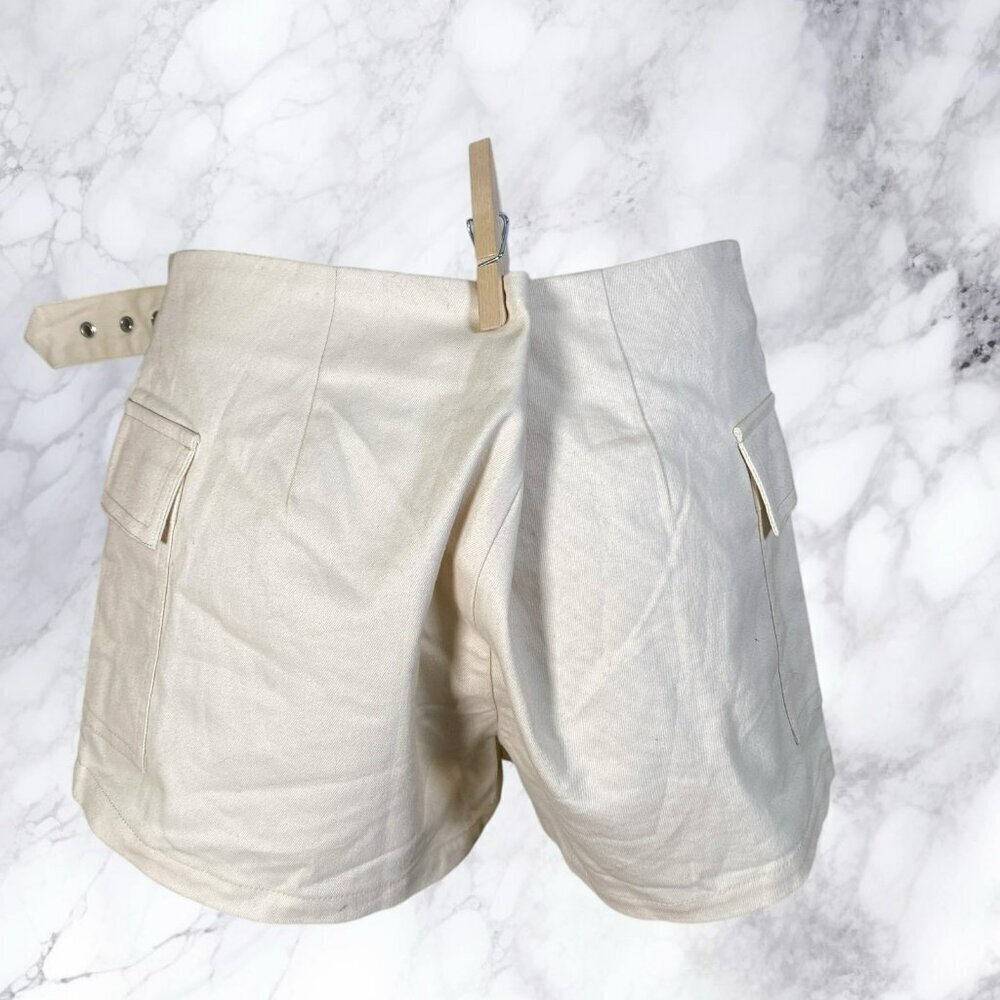 Superdown Georgia Cargo Skort in Beige - Picture 5 of 6